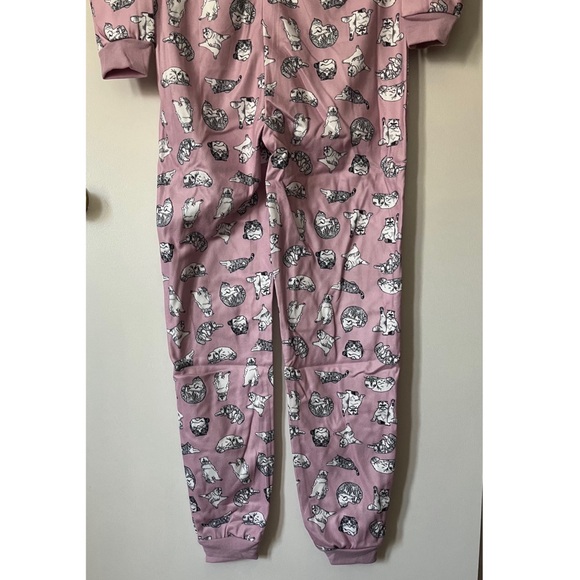 NWT Taylor Swift Cat Pattern Onesie Pajamas, Pink - Picture 10 of 13